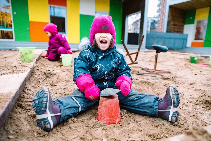A child playing on a sandbox. - Jussi Hellsten / Helsinki Partners A child playing on a sandbox. - Jussi Hellsten / Helsinki Partners