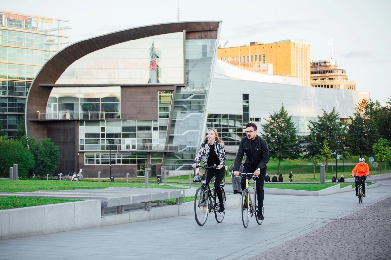 Helsinki culture bikes - Julia Kivelä / Visit Finland Helsinki culture bikes - Julia Kivelä / Visit Finland